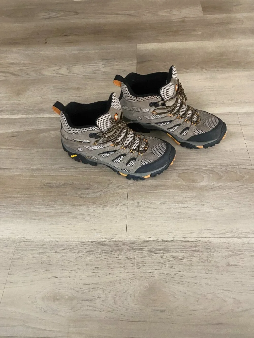Merrell Moab Hiking Shoes | Women’s 11 | Men’s 9 | Walnut Vibram Trail Outdoor
